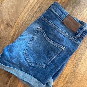 H&M Women’s Blue Jean Shorts | Size US 29